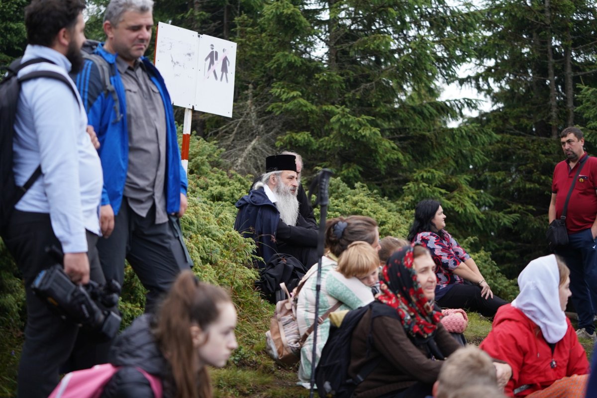 Pelerinaj al credincioșilor pe muntele Ceahlău 179303