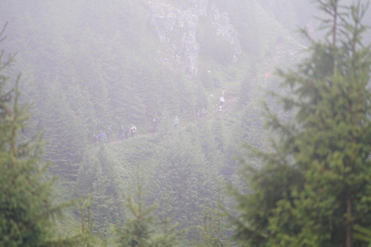 Pelerinaj al credincioșilor pe muntele Ceahlău 179304