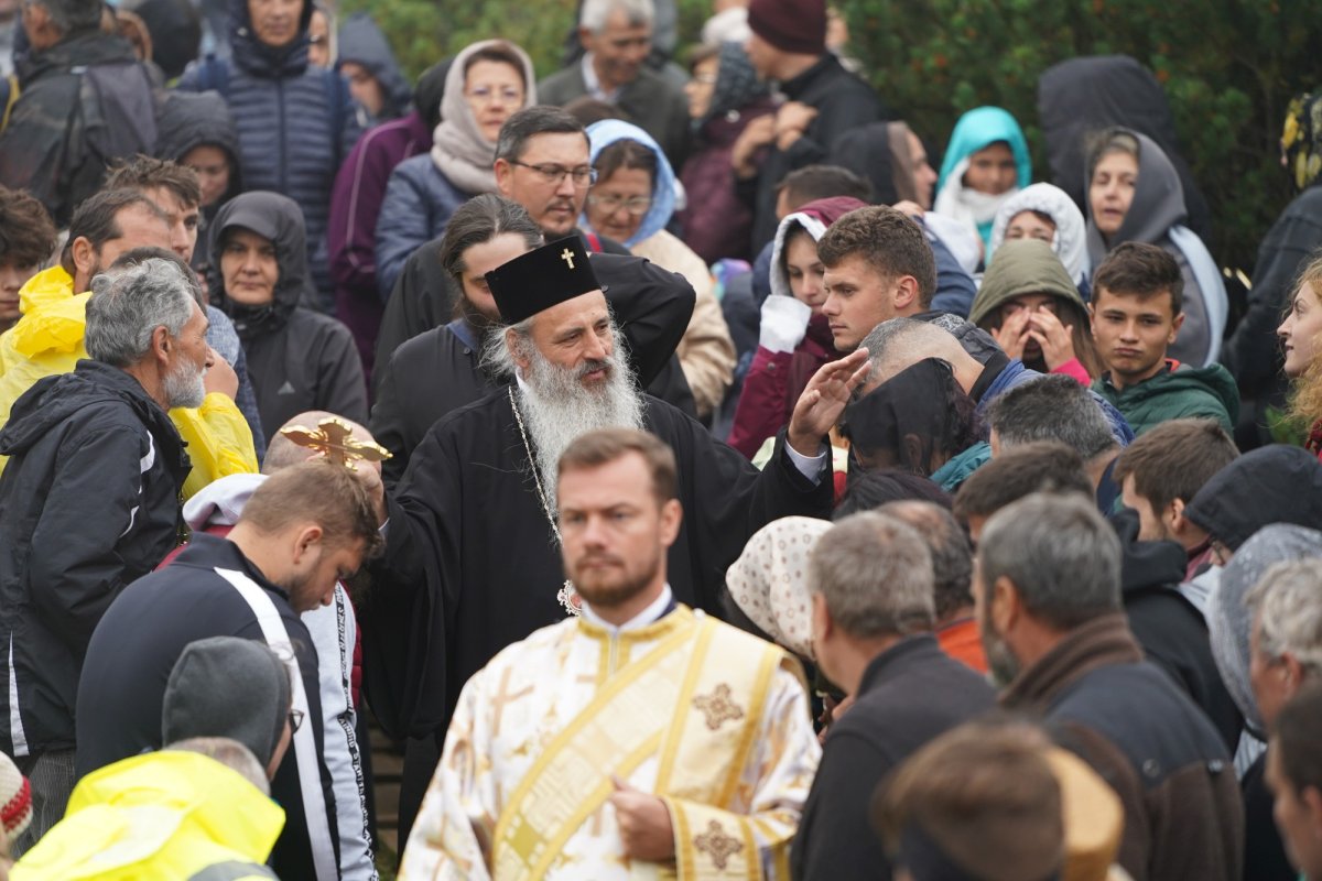 Pelerinaj al credincioșilor pe muntele Ceahlău 179317