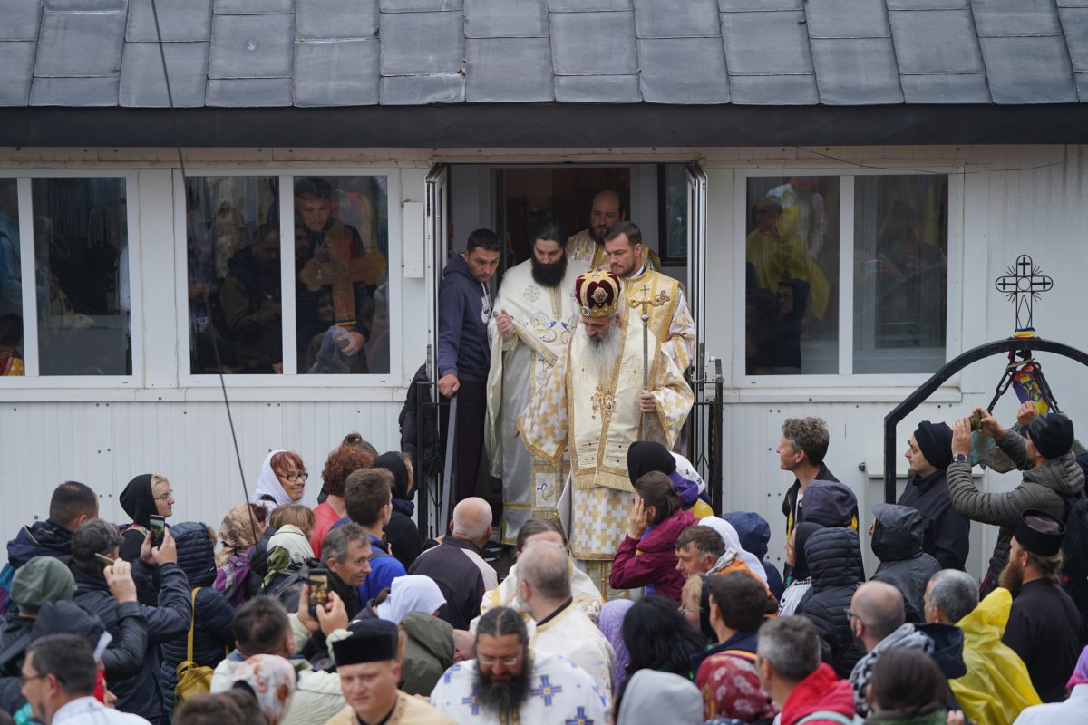 Pelerinaj al credincioșilor pe muntele Ceahlău 179318