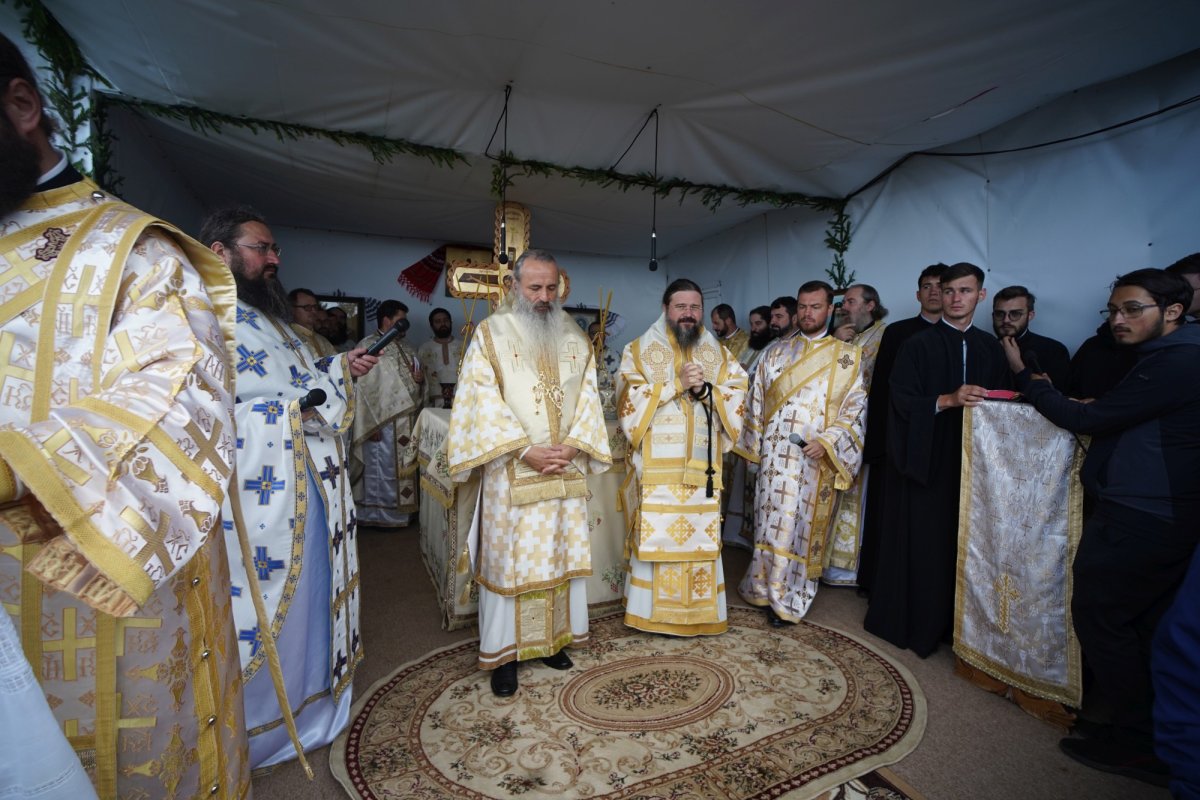 Pelerinaj al credincioșilor pe muntele Ceahlău 179323