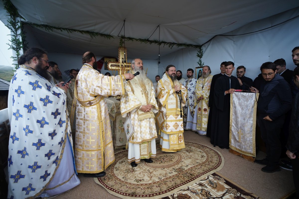 Pelerinaj al credincioșilor pe muntele Ceahlău 179324