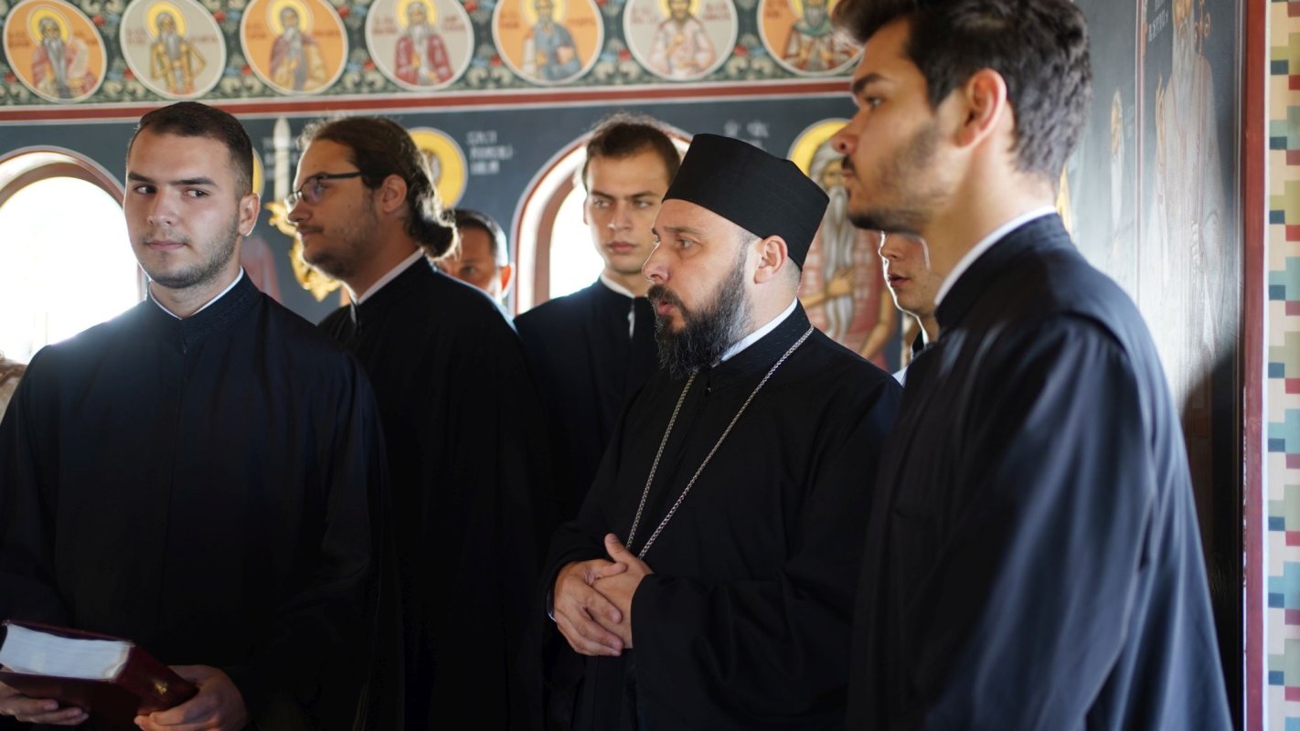 Hramul Schitului „Sfântul Ioan Iacob Hozevitul” – Mestecăniș 179445