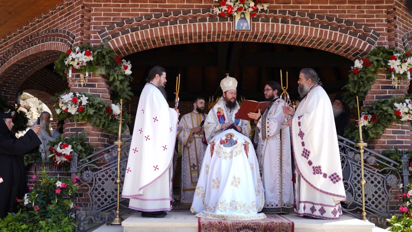 Hramul Schitului „Sfântul Ioan Iacob Hozevitul” – Mestecăniș 179451