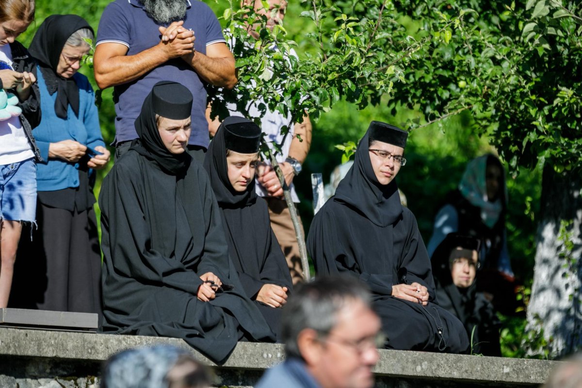 Mulțime de credincioși au prăznuit-o pe Sfânta Teodora la Mănăstirea Sihla 179537