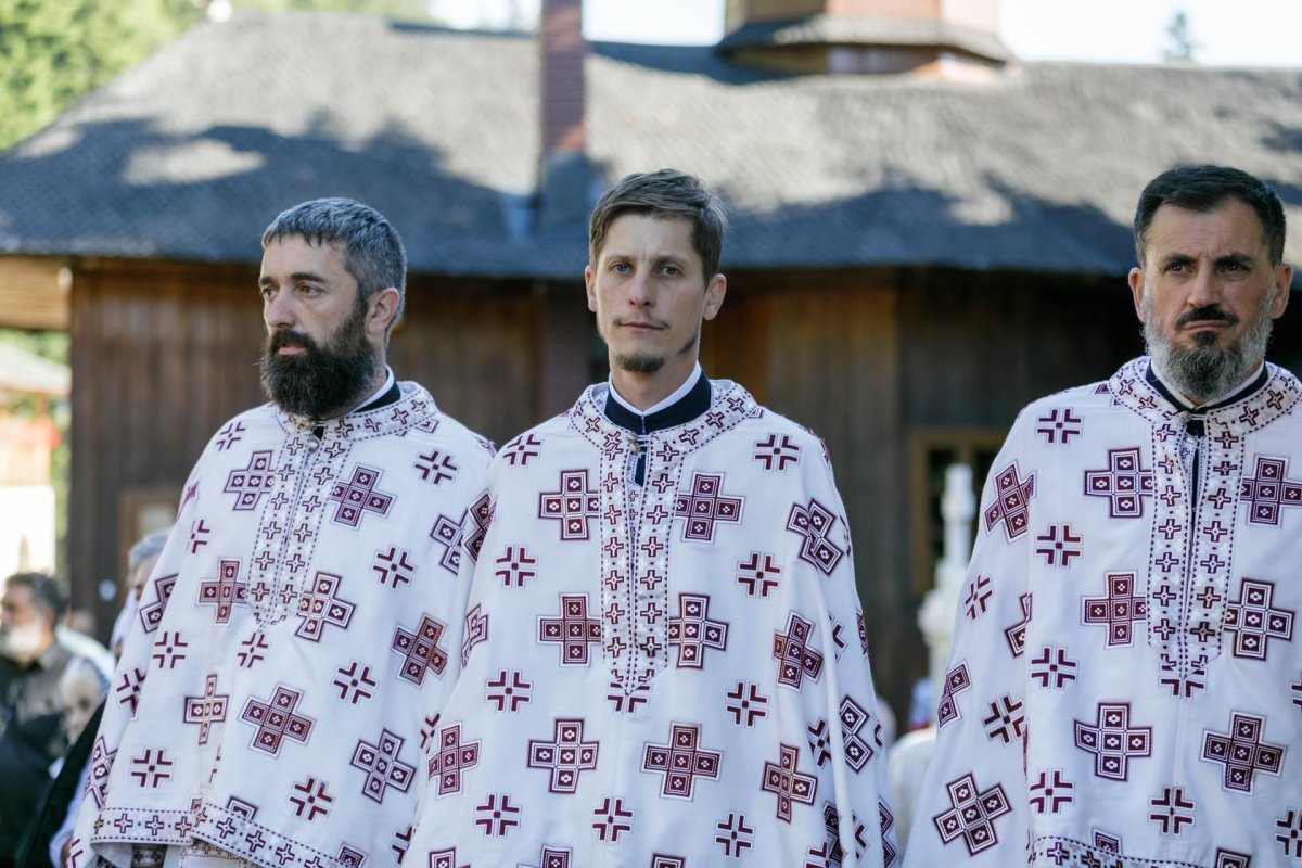 Mulțime de credincioși au prăznuit-o pe Sfânta Teodora la Mănăstirea Sihla 179542