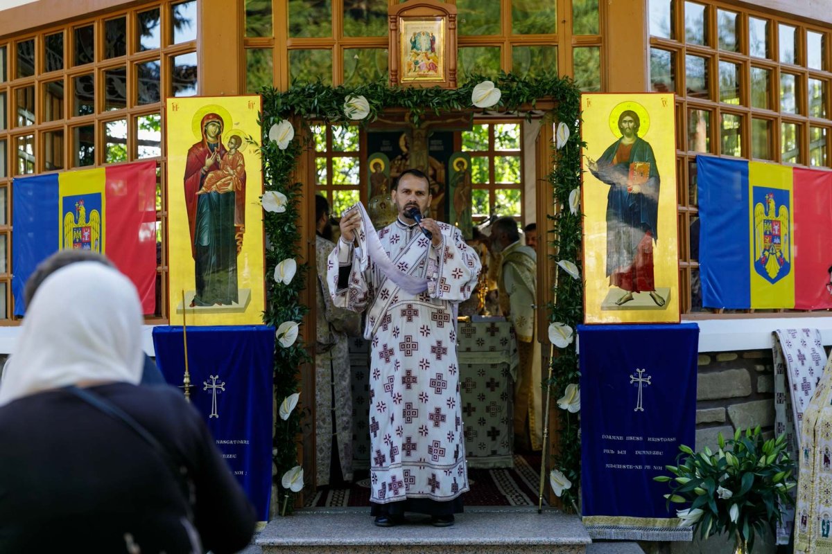 Mulțime de credincioși au prăznuit-o pe Sfânta Teodora la Mănăstirea Sihla 179546