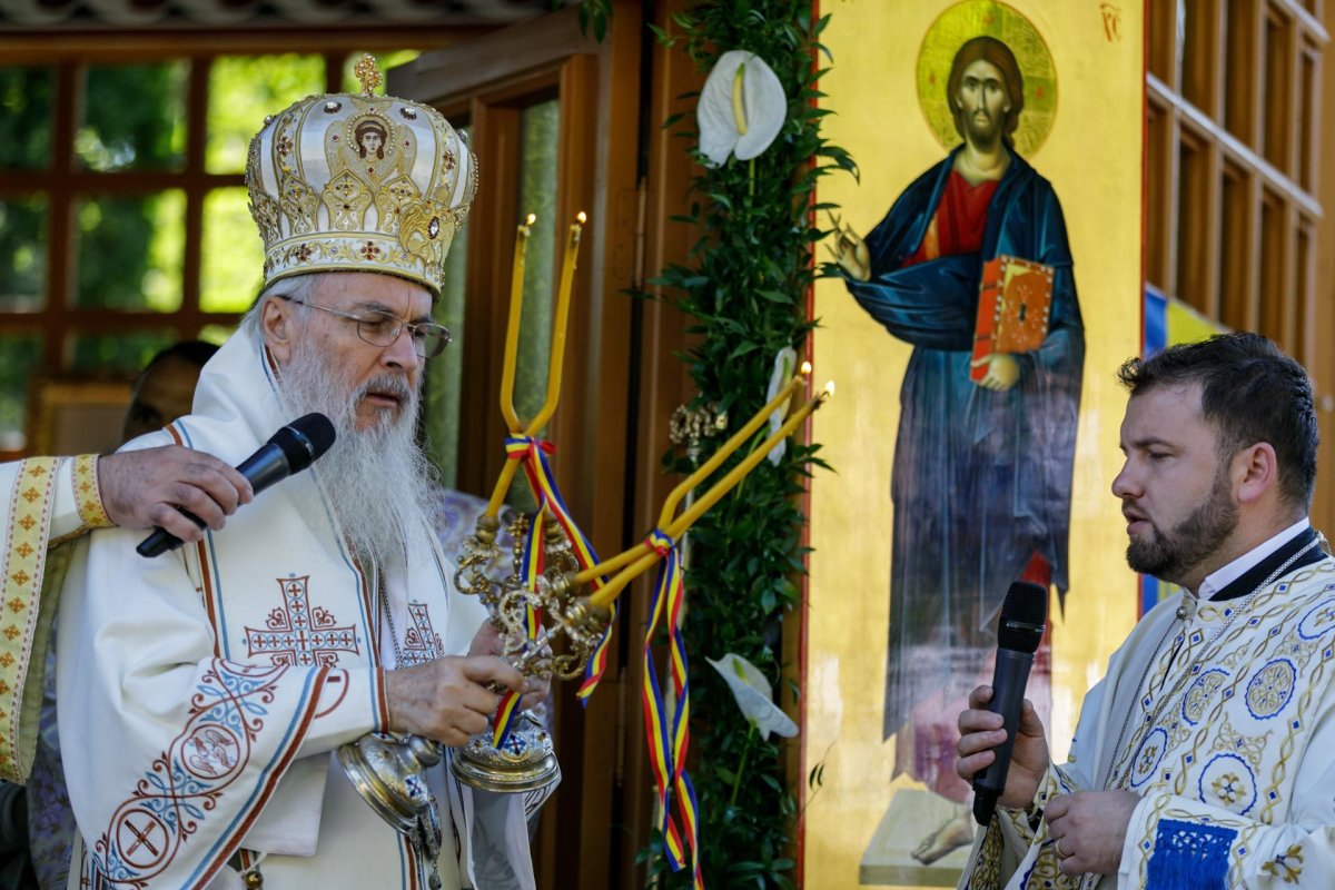 Mulțime de credincioși au prăznuit-o pe Sfânta Teodora la Mănăstirea Sihla 179547