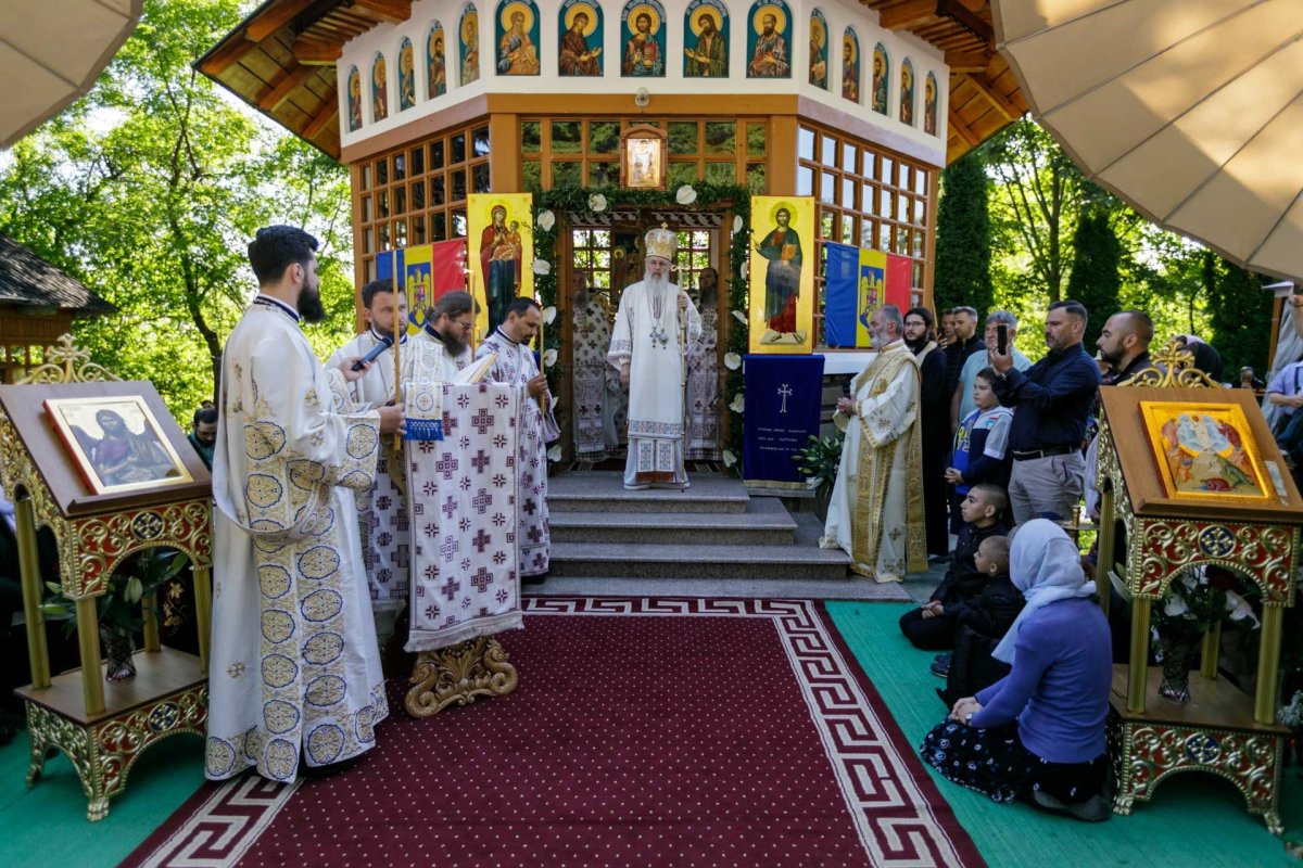 Mulțime de credincioși au prăznuit-o pe Sfânta Teodora la Mănăstirea Sihla 179550