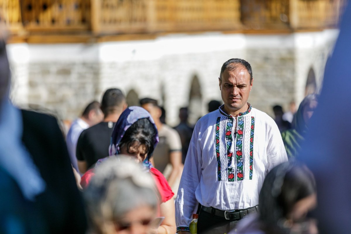 Mulțime de credincioși au prăznuit-o pe Sfânta Teodora la Mănăstirea Sihla 179553