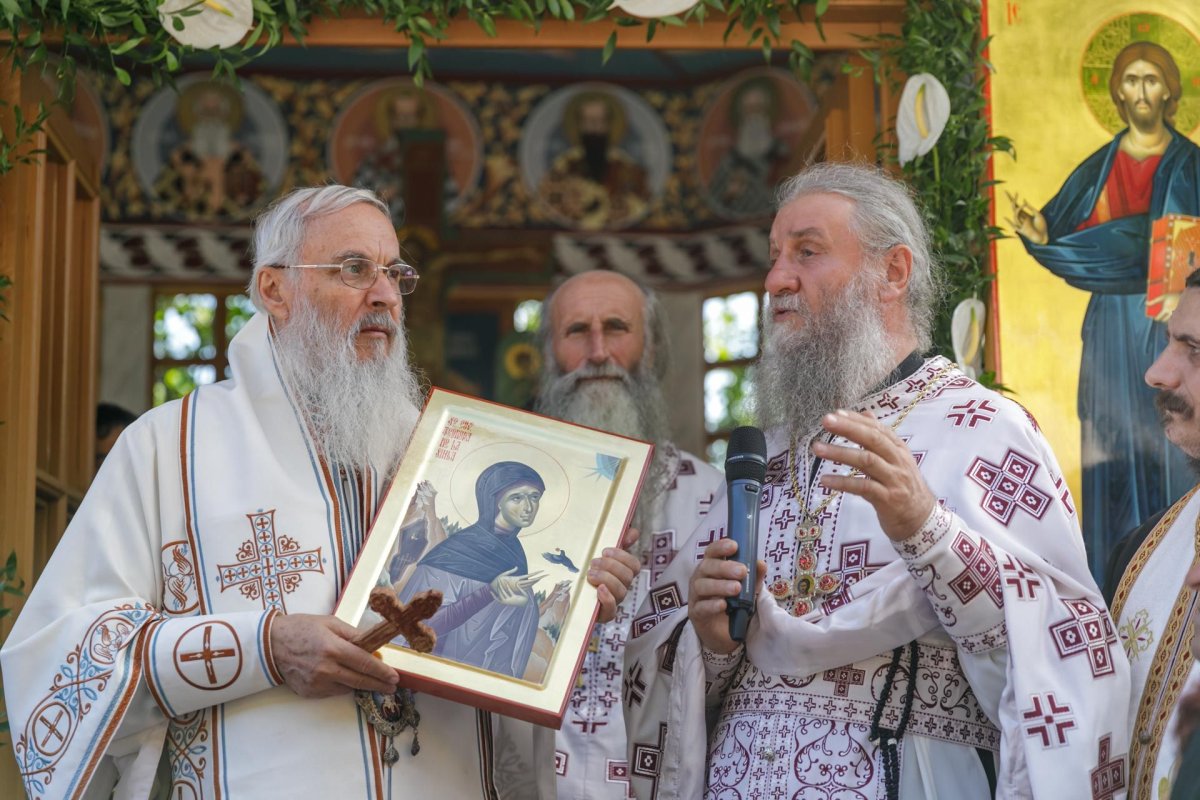 Mulțime de credincioși au prăznuit-o pe Sfânta Teodora la Mănăstirea Sihla 179569