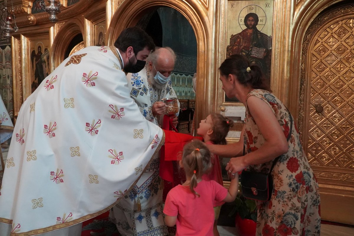 Tradiționala procesiune cu Icoana Maicii Domnului de la Mănăstirea Adam 179583