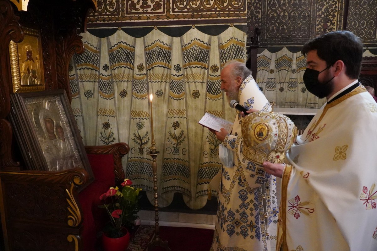 Tradiționala procesiune cu Icoana Maicii Domnului de la Mănăstirea Adam 179584