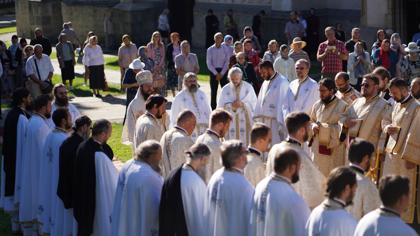 Duminica a 7-a după Rusalii la Catedrala Arhiepiscopală din Suceava 179681