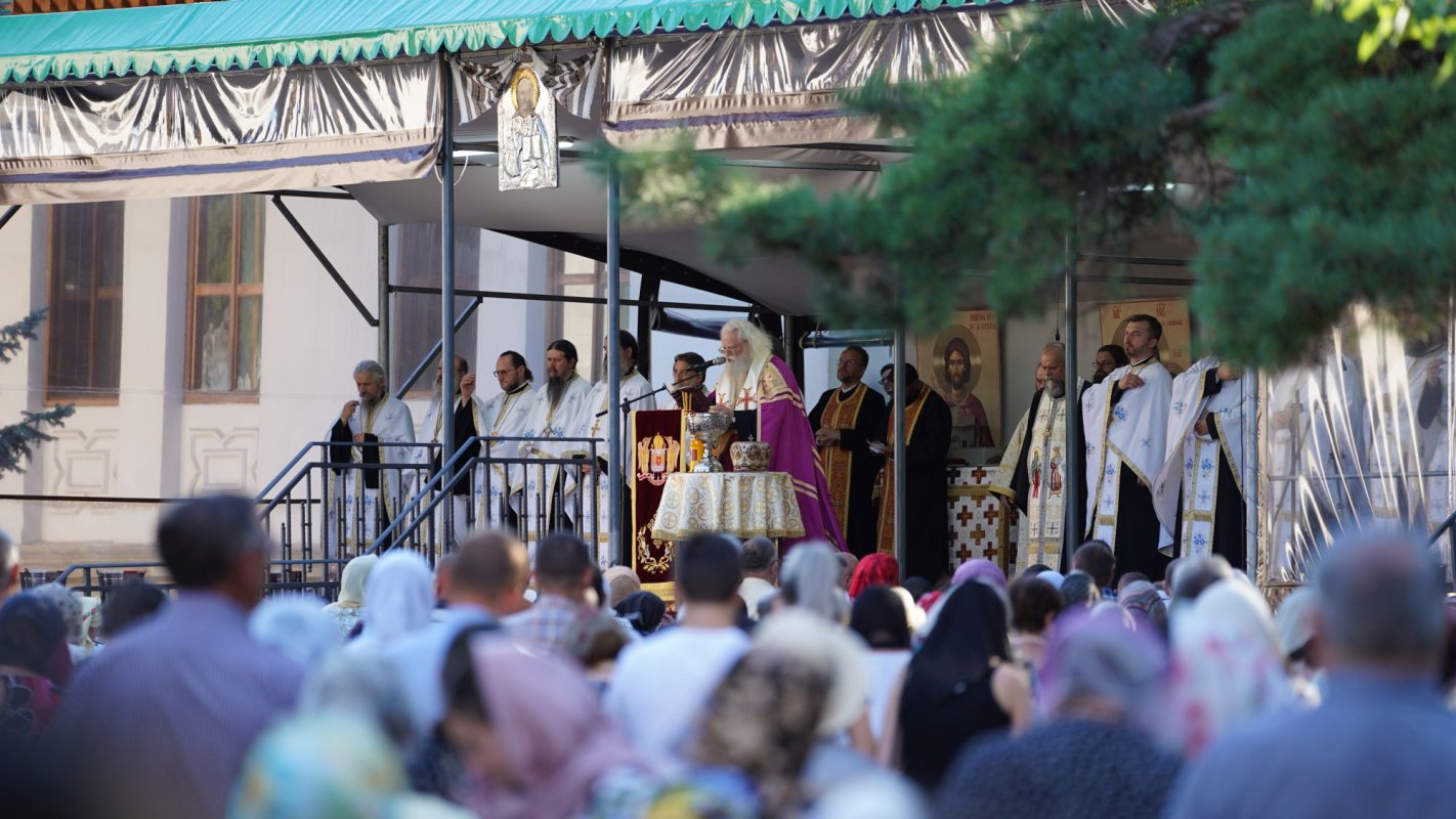 Duminica a 7-a după Rusalii la Catedrala Arhiepiscopală din Suceava 179687