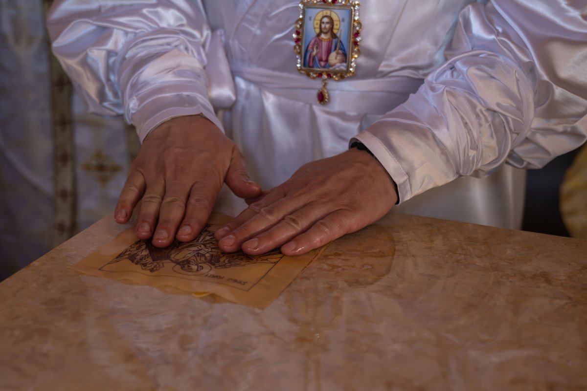 Doi ierarhi au sfințit biserica din cimitirul Parohiei Dealu Mare, Botoșani 179738