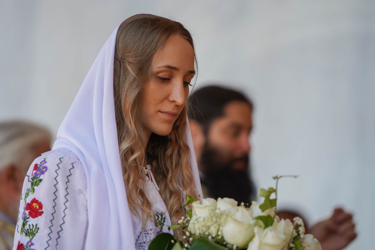 Doi ierarhi au sfințit biserica din cimitirul Parohiei Dealu Mare, Botoșani 179759