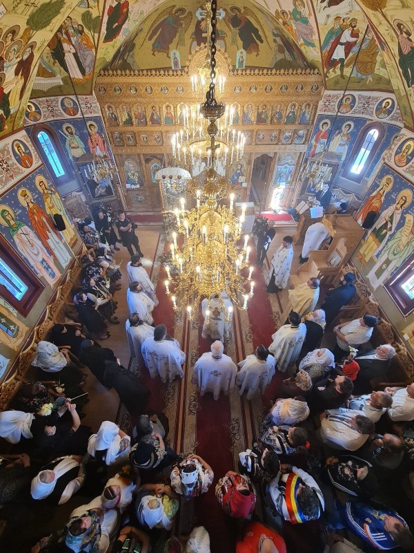 O copie a Icoanei Maicii Domnului „Esfagmeni“-Înjunghiata a fost adusă la Mănăstirea Piatra Tăieturii 179698