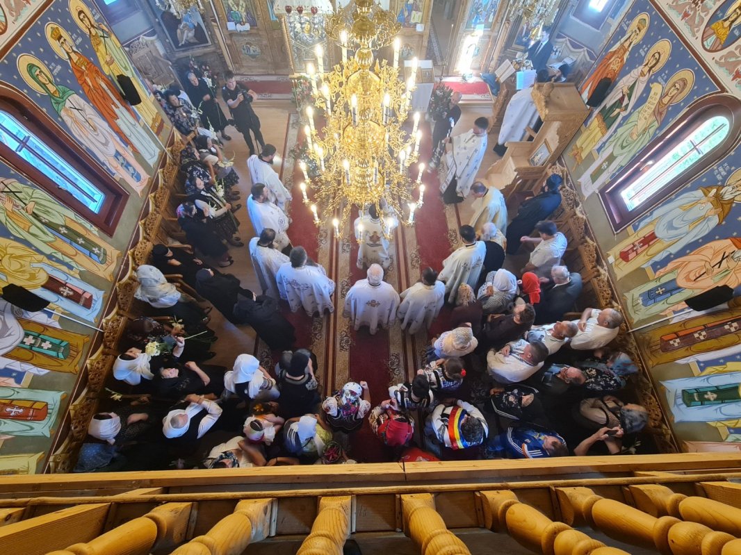 O copie a Icoanei Maicii Domnului „Esfagmeni“-Înjunghiata a fost adusă la Mănăstirea Piatra Tăieturii 179703