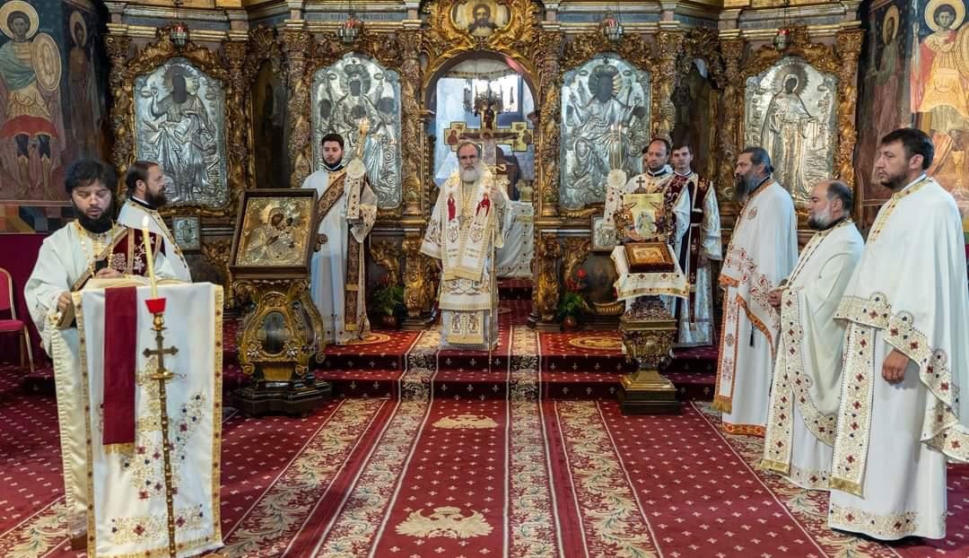 Hirotonie la catedrala din Roman 179896