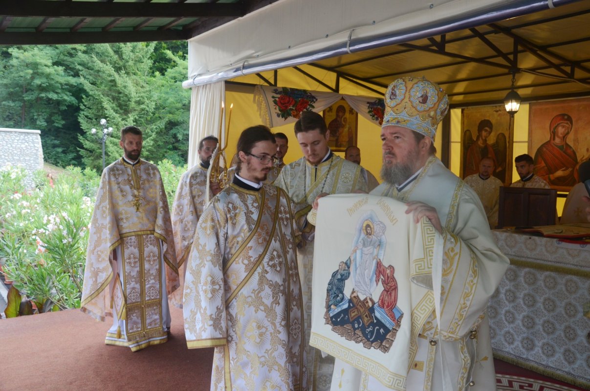 Liturghie și hirotonie în Eparhia Oradiei 179902