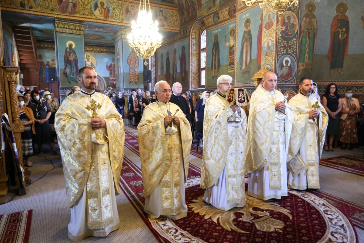 Vizită arhierească la o parohie din zona de munte a Buzăului 179919