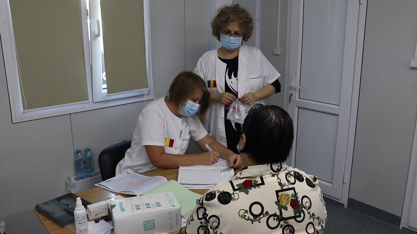 Campanie de prevenţie a cancerului de col uterin în comuna 1 Decembrie 179998