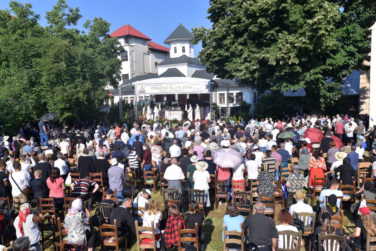 Entuziasmul și statornicia credinței evidențiate de ziua Sfântului Ierarh Nifon la Târgoviște  179972