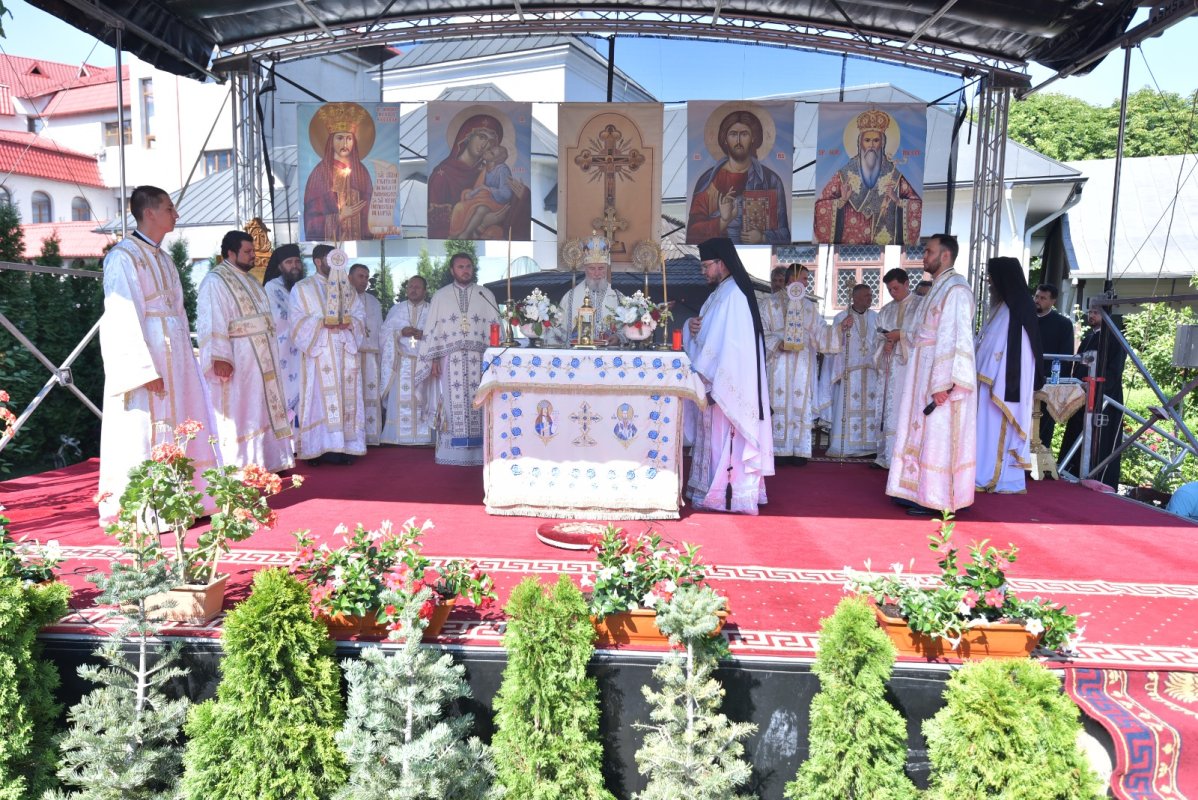 Entuziasmul și statornicia credinței evidențiate de ziua Sfântului Ierarh Nifon la Târgoviște  179973