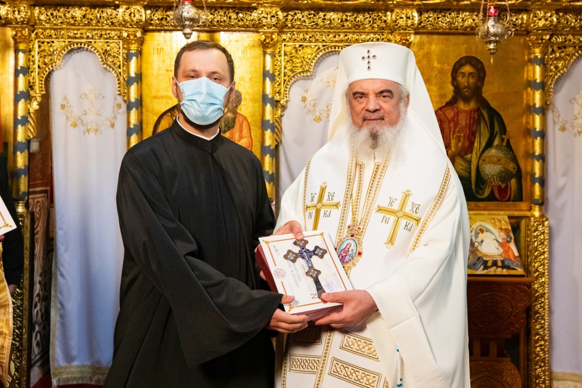 Noi preoți duhovnici pentru parohii din ţară şi diasporă 179989
