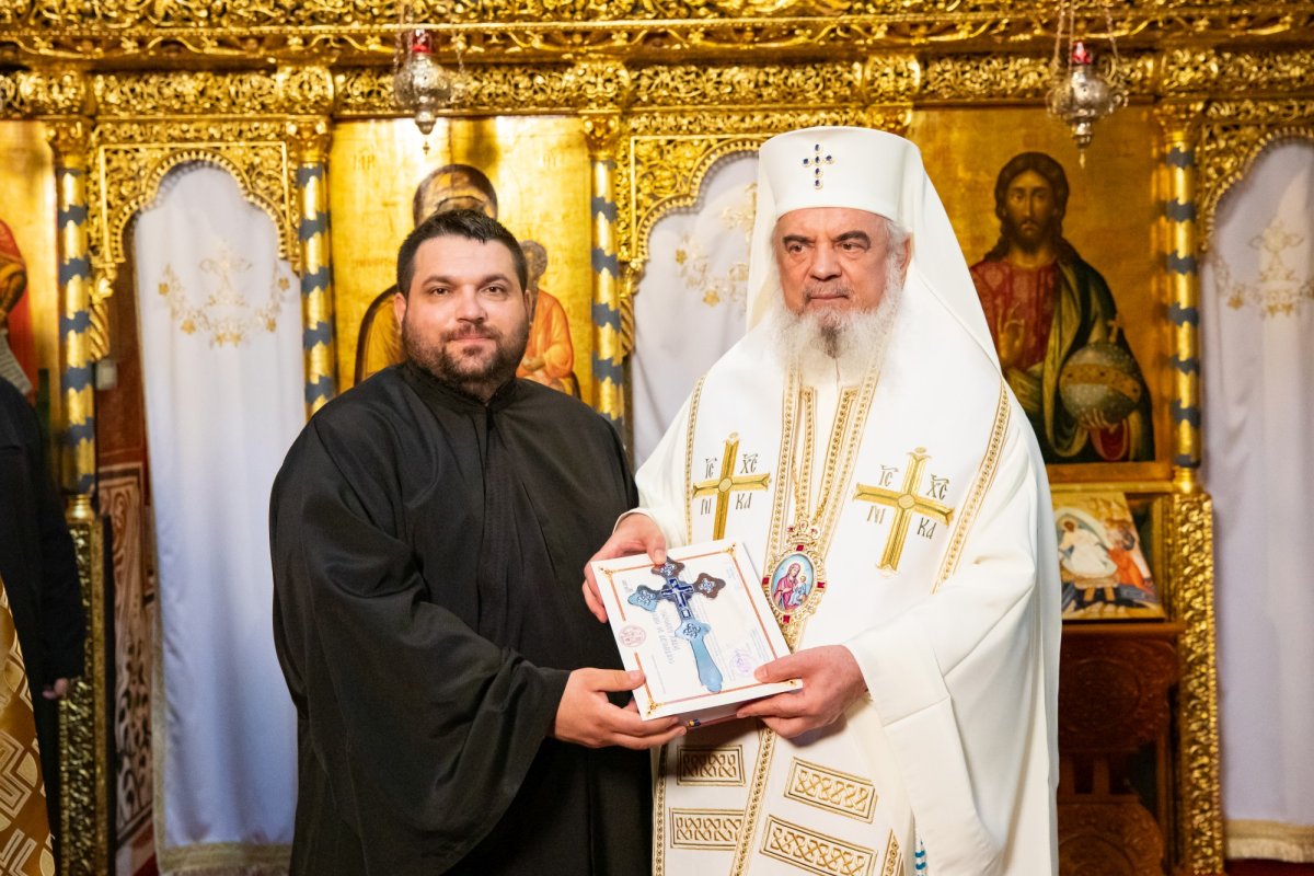 Noi preoți duhovnici pentru parohii din ţară şi diasporă 179993