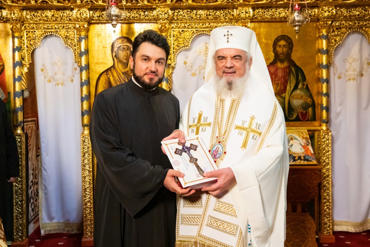 Noi preoți duhovnici pentru parohii din ţară şi diasporă 179994