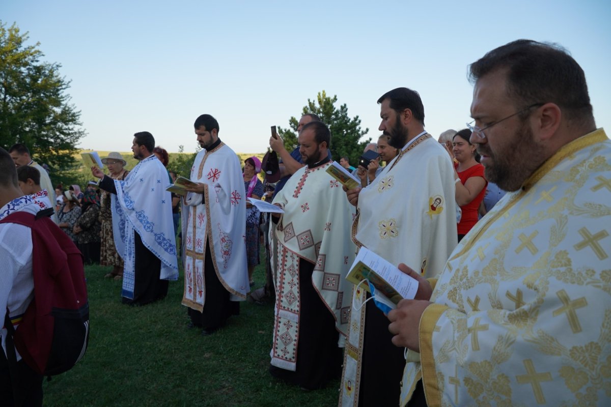 Prohodul Maicii Domnului la Mănăstirea Adam din judeţul Galaţi 180516