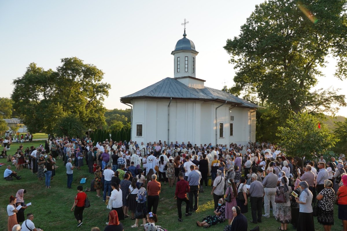 Prohodul Maicii Domnului la Mănăstirea Adam din judeţul Galaţi 180519