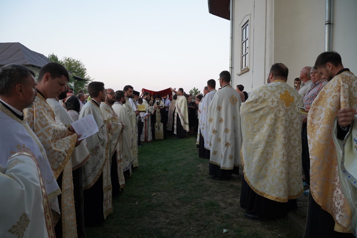 Prohodul Maicii Domnului la Mănăstirea Adam din judeţul Galaţi 180521