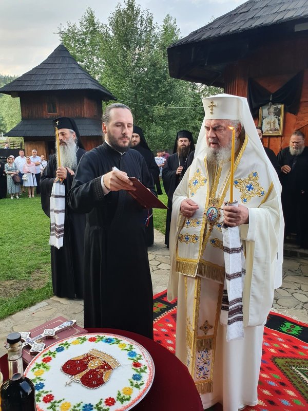 Slujbă de pomenire la mormântul Arhiepiscopului Pimen 180918