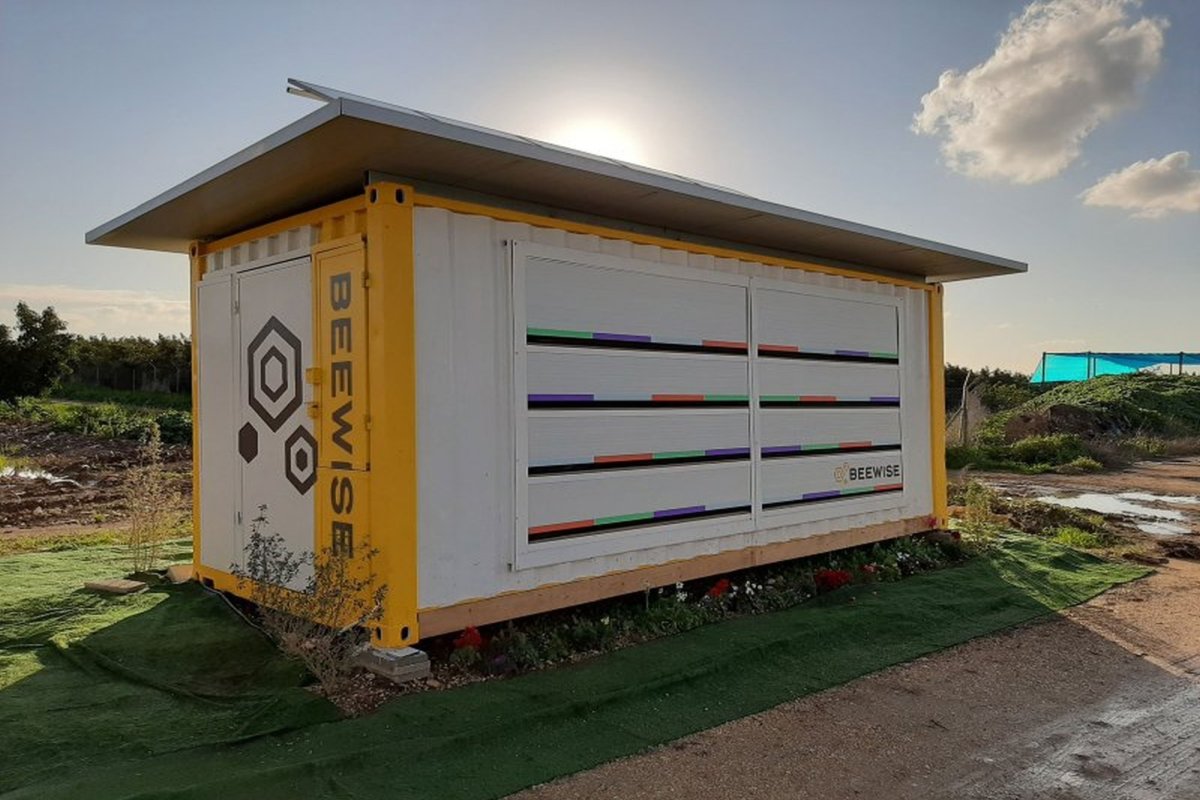 Stup robotizat pentru salvarea albinelor 180687