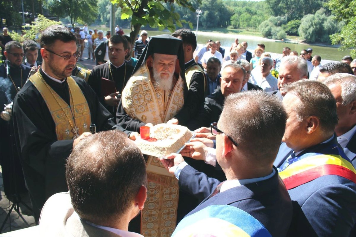Pomenirea eroilor marinari pe malul brațului Borcea 181100
