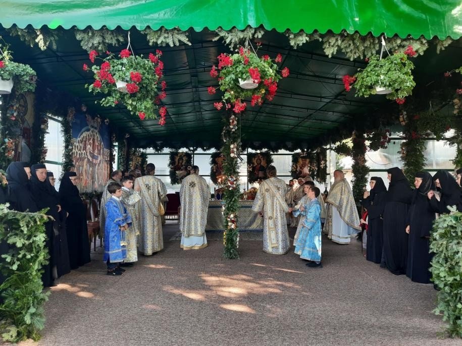 Sărbătorile Văratecului, triadă de bucurie duhovnicească 181104