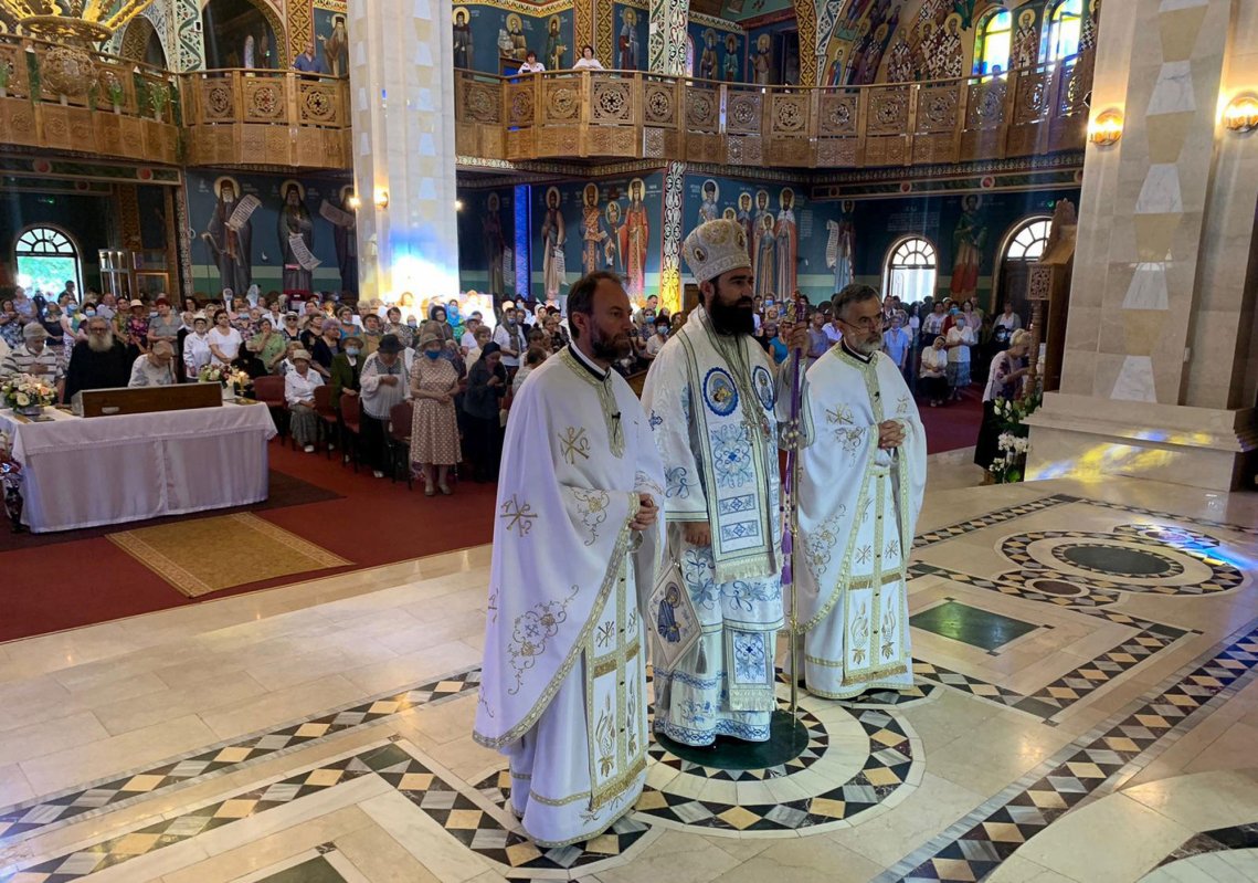 Slujiri arhiereşti în Hunedoara 180998