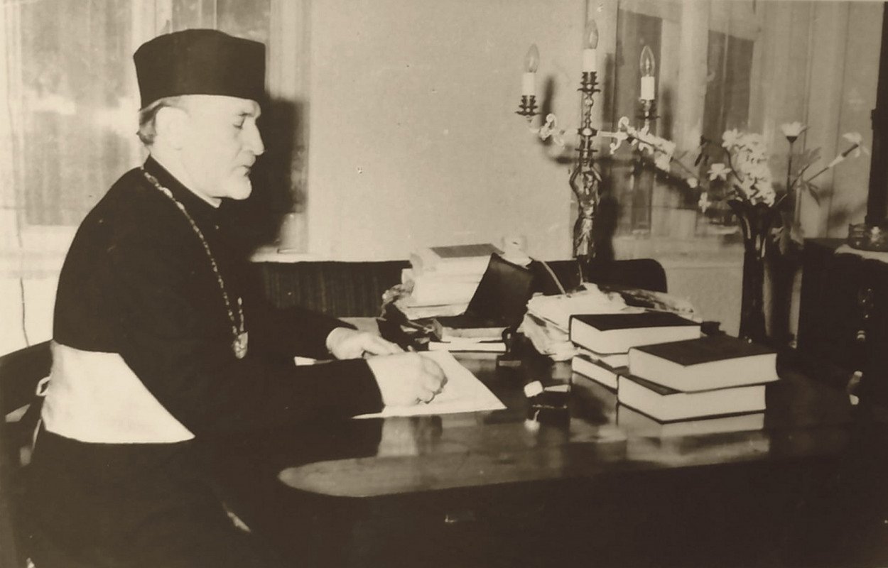 Liturghisind împreună cu părintele Gala Galaction 181060