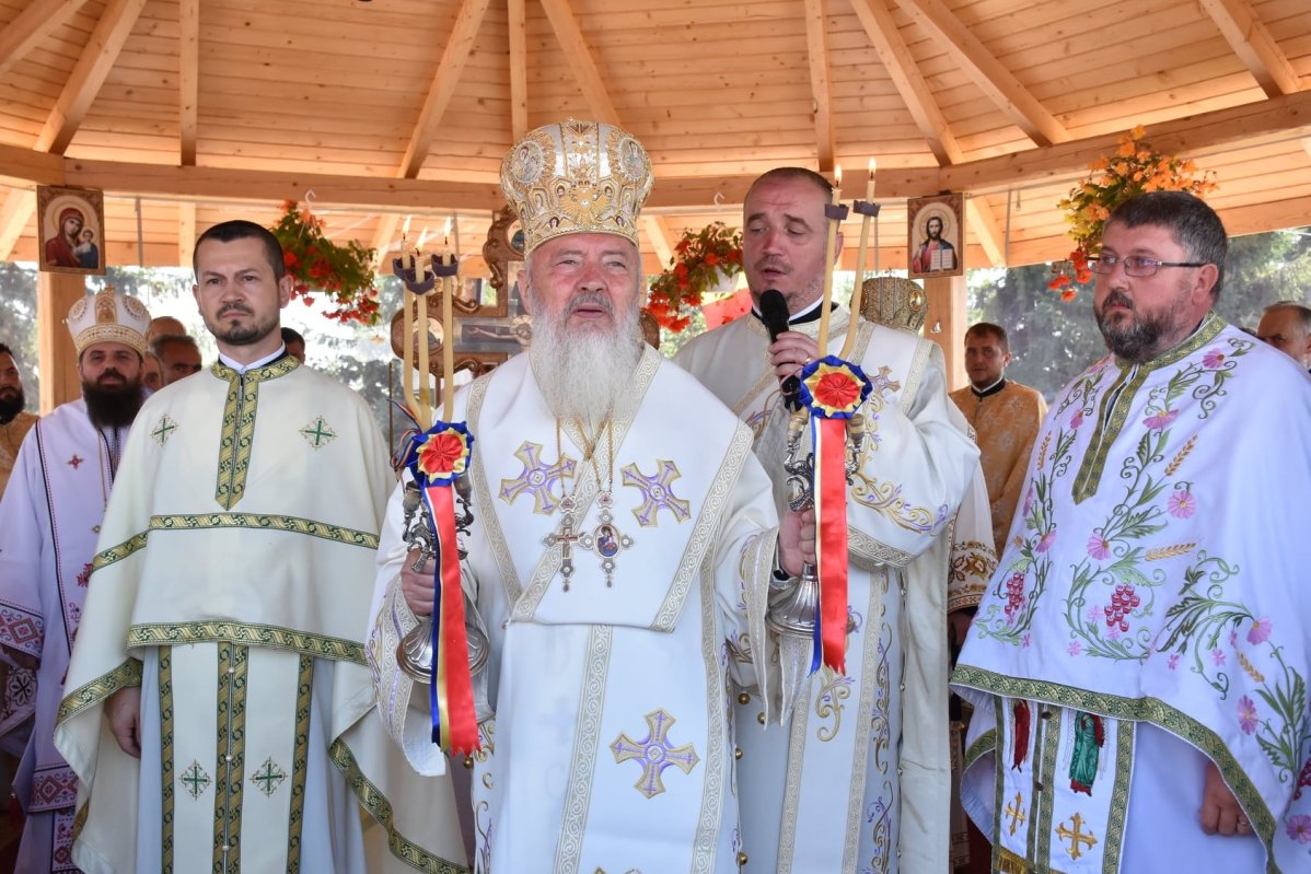 Sfințirea bisericii Mănăstirii „Crucea Iancului” de la Mărișel 181157