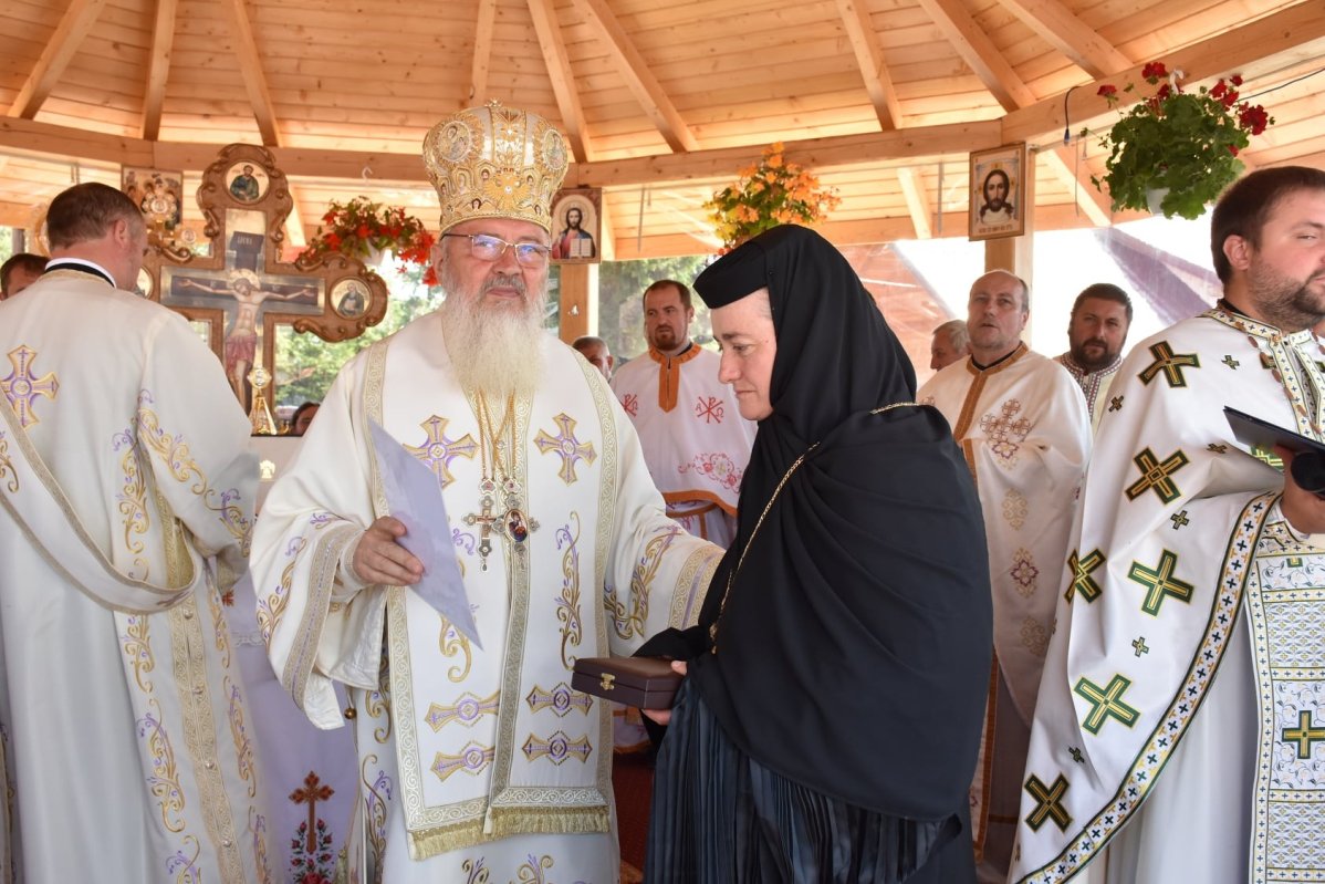 Sfințirea bisericii Mănăstirii „Crucea Iancului” de la Mărișel 181159