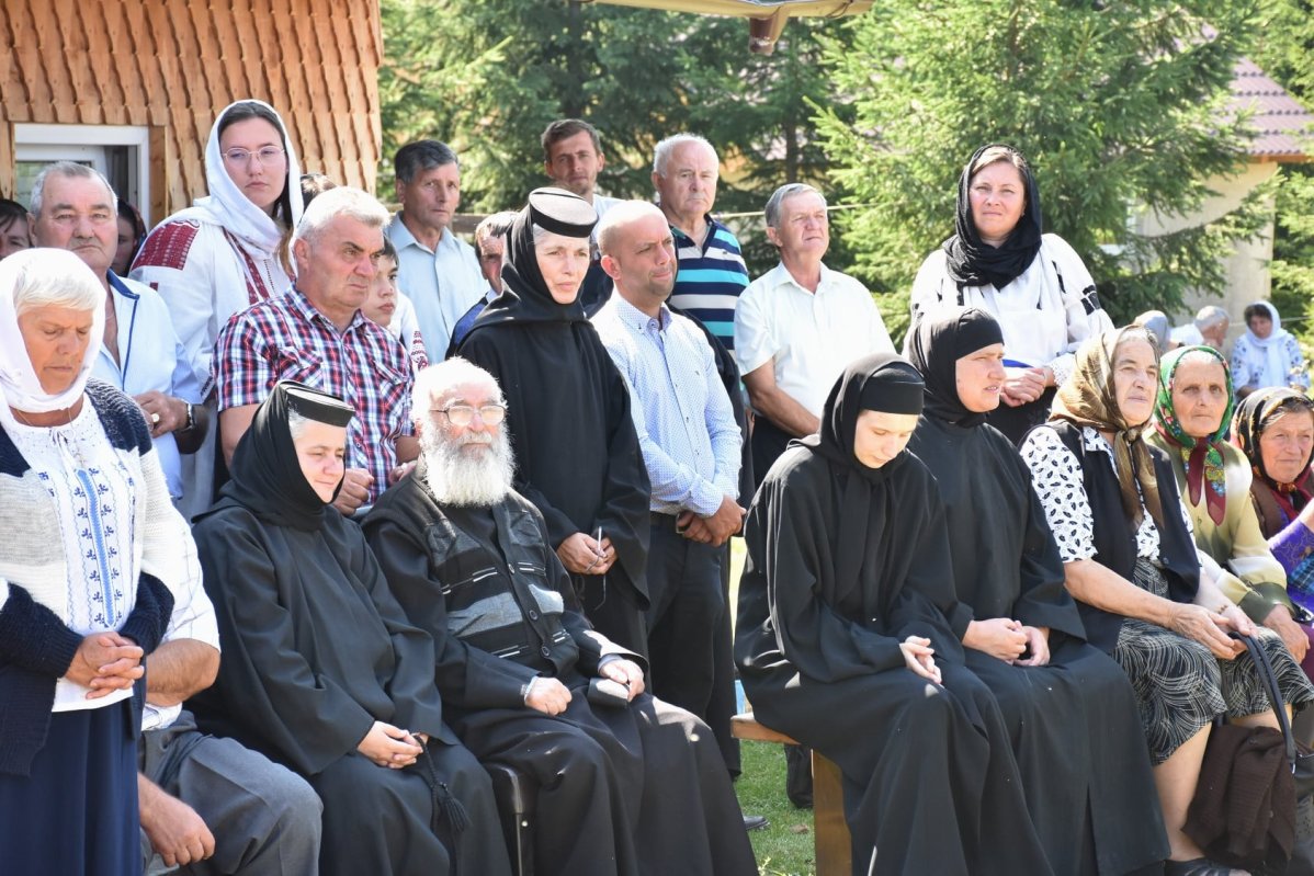 Sfințirea bisericii Mănăstirii „Crucea Iancului” de la Mărișel 181160