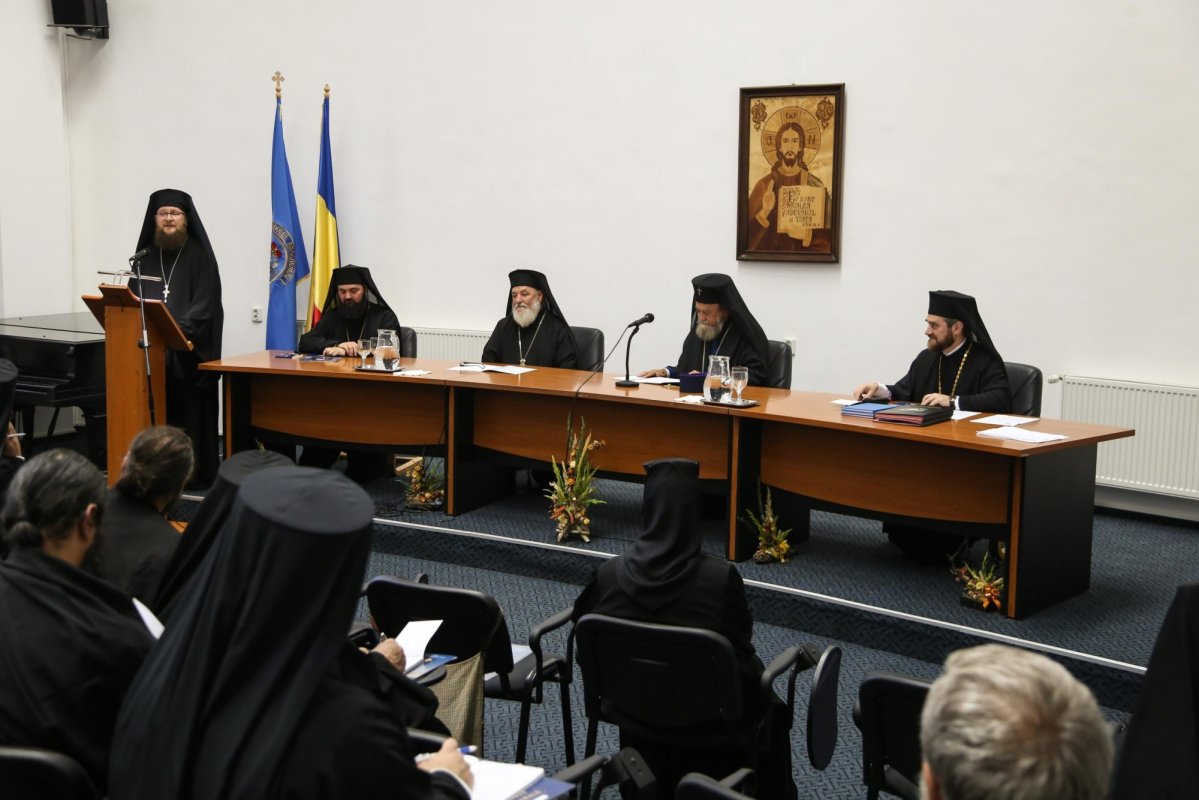 Sinaxă a stareților și starețelor din Arhiepiscopia Sibiului 181146