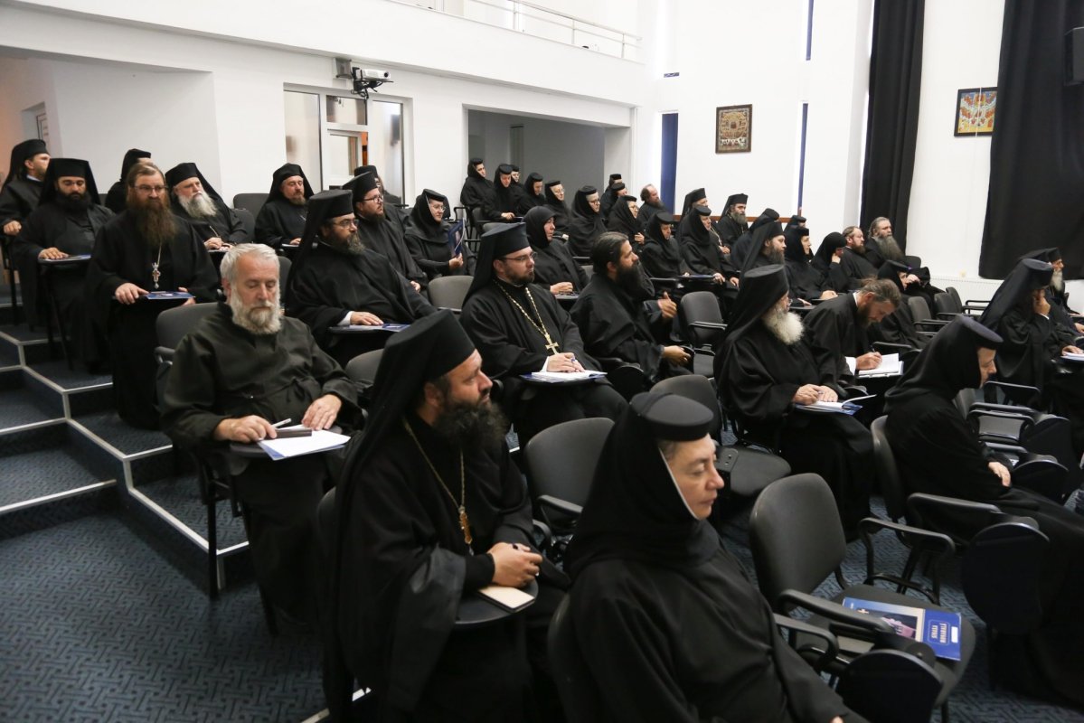 Sinaxă a stareților și starețelor din Arhiepiscopia Sibiului 181147