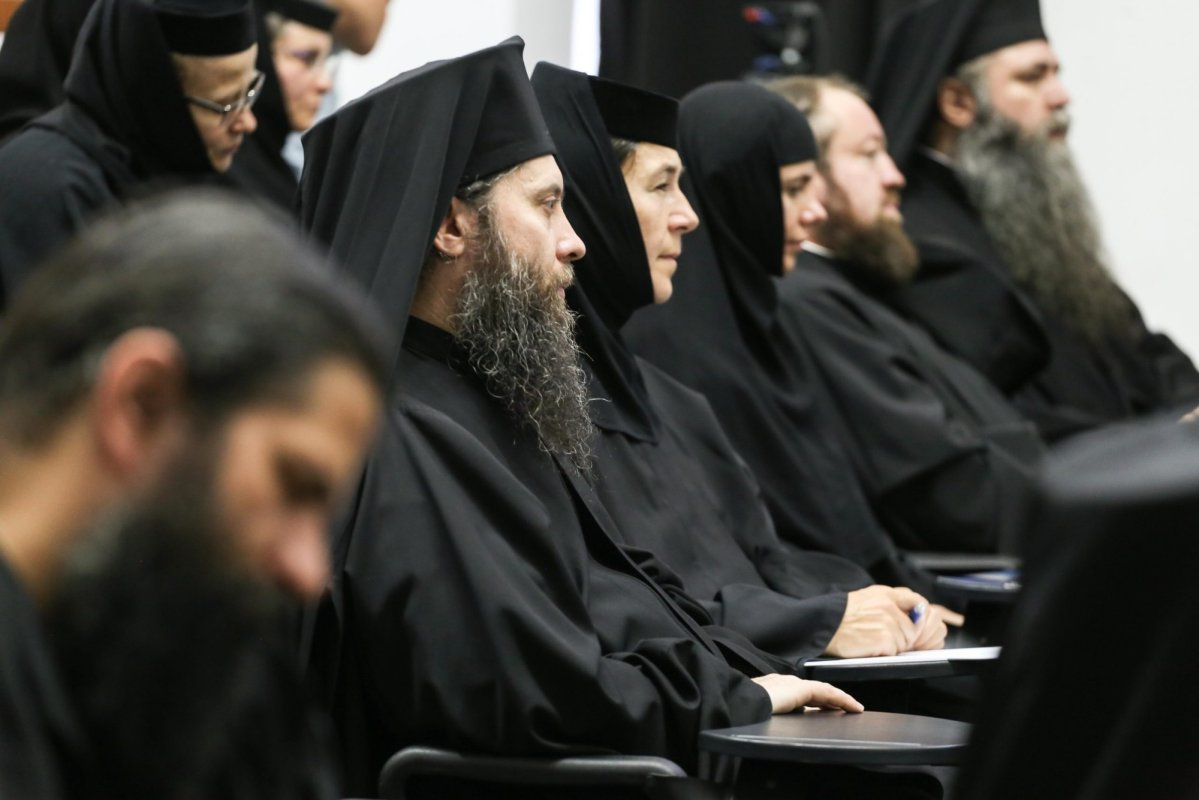 Sinaxă a stareților și starețelor din Arhiepiscopia Sibiului 181148