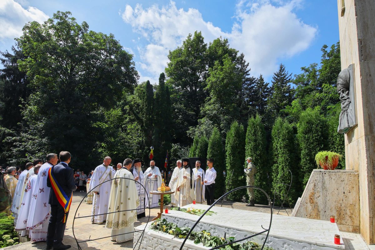 Hramul istoric al Mănăstirii Mihai Vodă de la Turda 181338