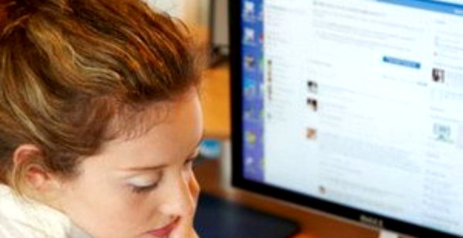 Prea mult timp pe Fb, risc de depresie 181309