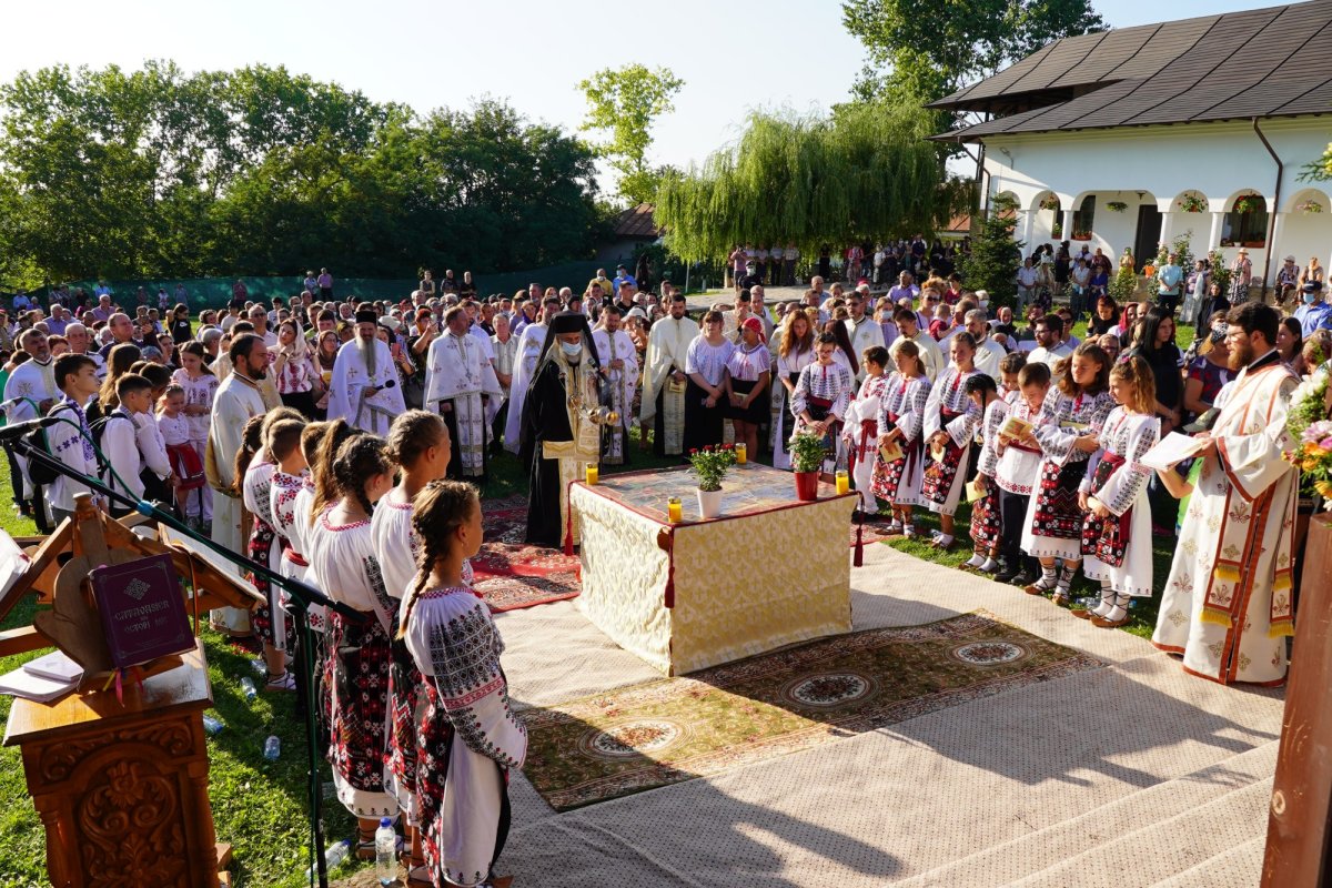 Veghe din Grădina Maicii Domnului spre raiul sufletelor 181277